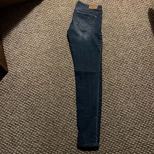 Size 1s Hollister jeans!